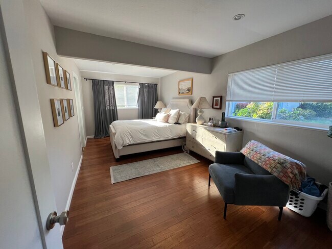 Building Photo - 401 15th Ave