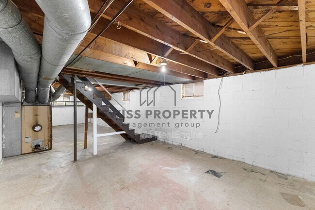 Building Photo - 386 S Napoleon Ave