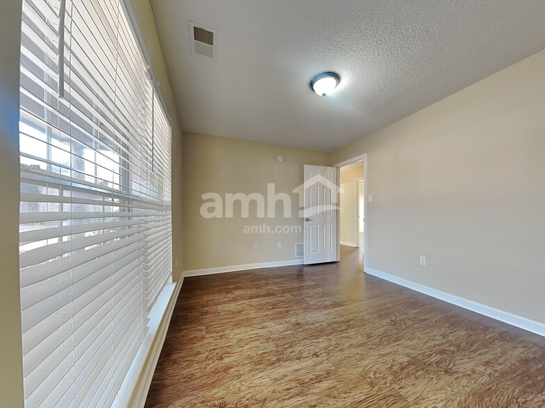 Building Photo - 5961 Appian Way Cv