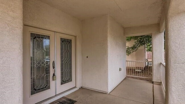 Building Photo - 1115 Aldenwood Ave
