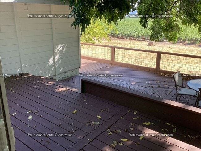 Building Photo - Wine County Cottage Delight