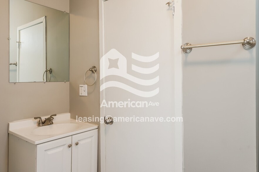 Building Photo - 4503 S 21st St