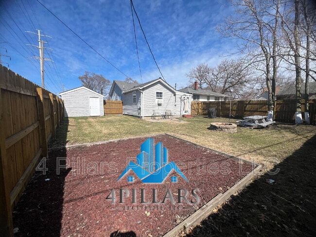 Building Photo - 2612 Vine Ct