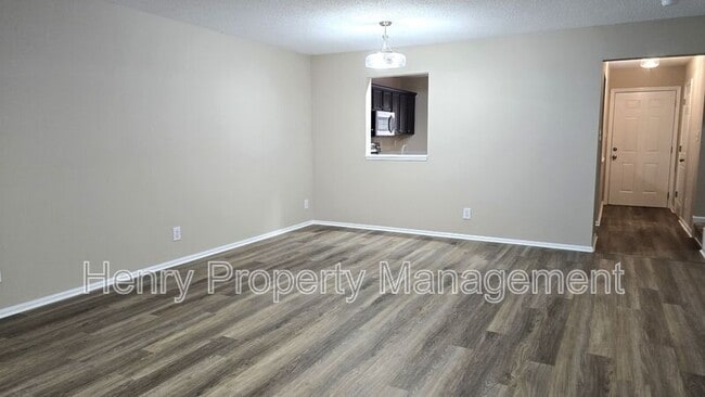 Building Photo - 310 Virens Dr