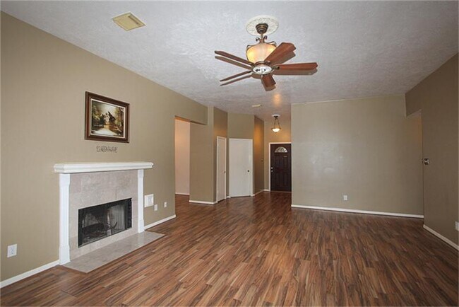 Building Photo - 2818 Russett Pl W