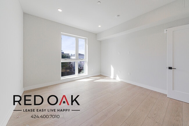 Building Photo - 5320 Cartwright Ave