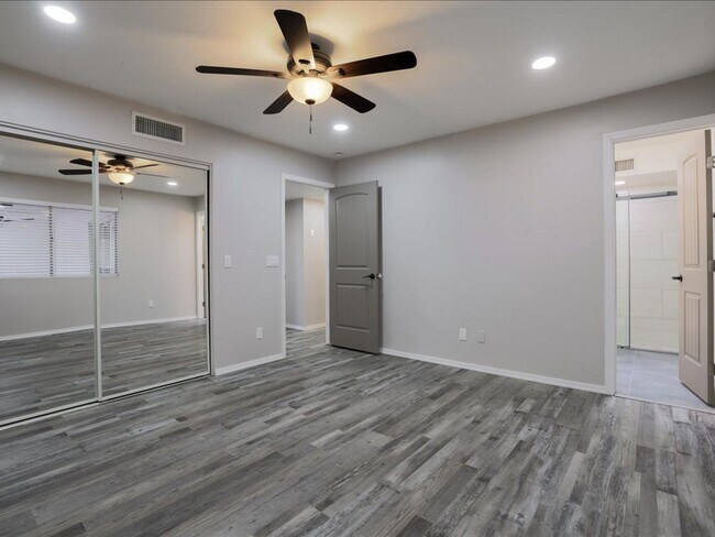 Building Photo - Spacious 4 Bedroom 2 Bathroom home with Private Pool & Arizona Room!