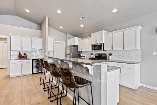 Building Photo - 5673 W Rockingham Dr