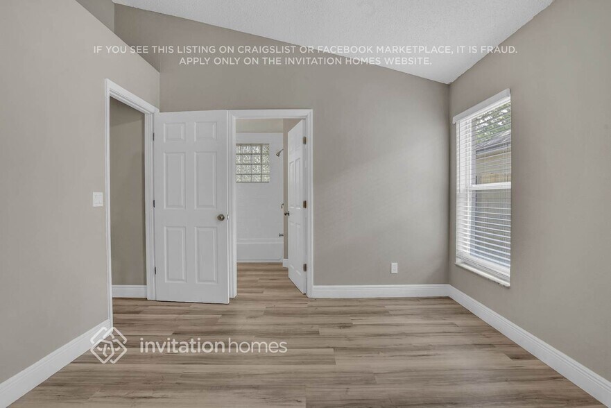 Building Photo - 4919 Aventura Blvd