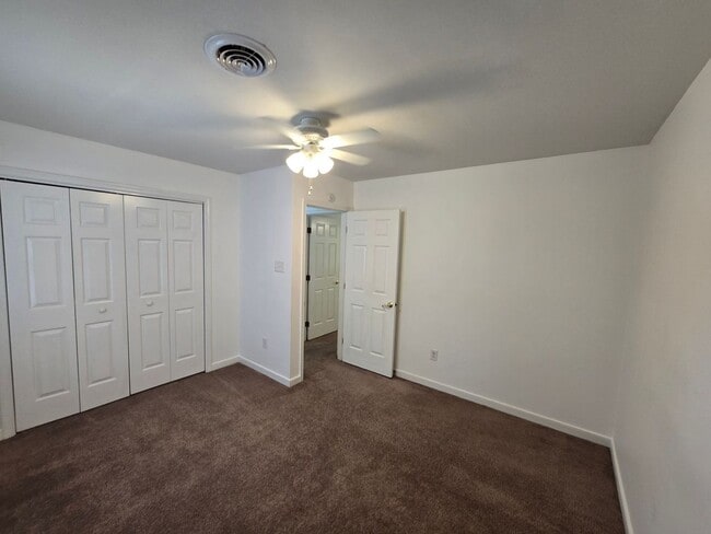 Building Photo - 4 BEDROOM IN CHESTERFIELD COUNTY all viewi...