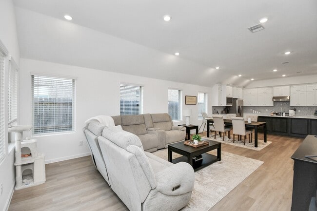 Building Photo - 29418 Amber Pne Ct
