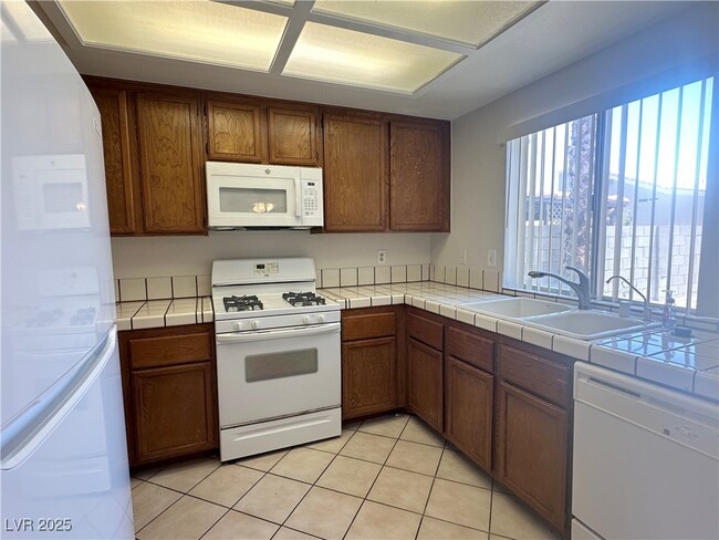 Building Photo - 8653 W Catalonia Dr