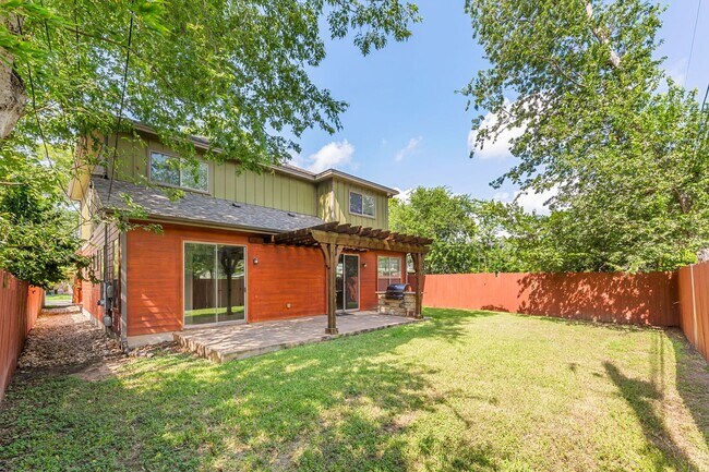 Building Photo - 304 Zennia St