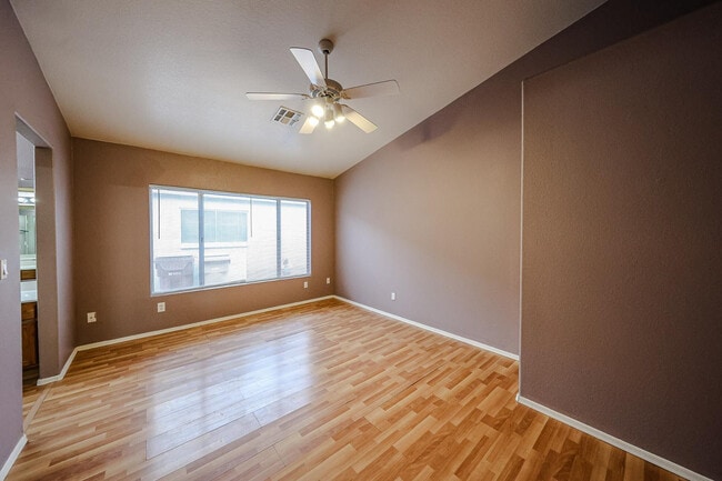 Building Photo - 10935 W Ruth Ave