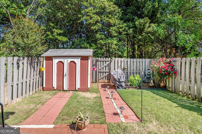 Building Photo - 105 Governors Dr