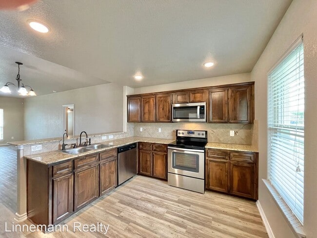 Building Photo - 4 br, 2 bath House - 3512 Moline Circle