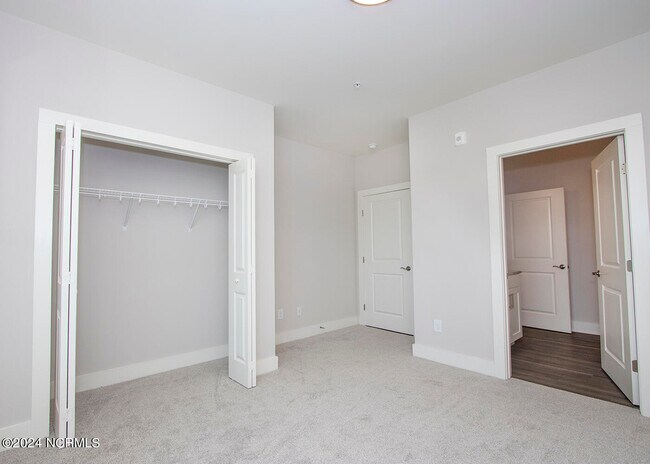 Building Photo - 109 Knollwood Dr