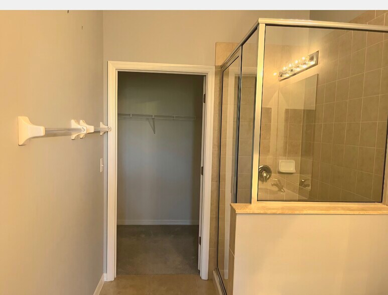 Building Photo - 3702 Pino Vista Way