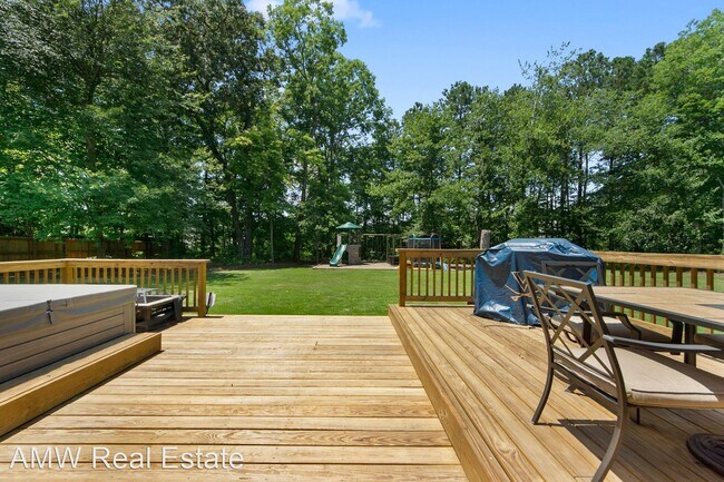 Building Photo - 4 br, 2.5 bath House - 112 Allen Harris