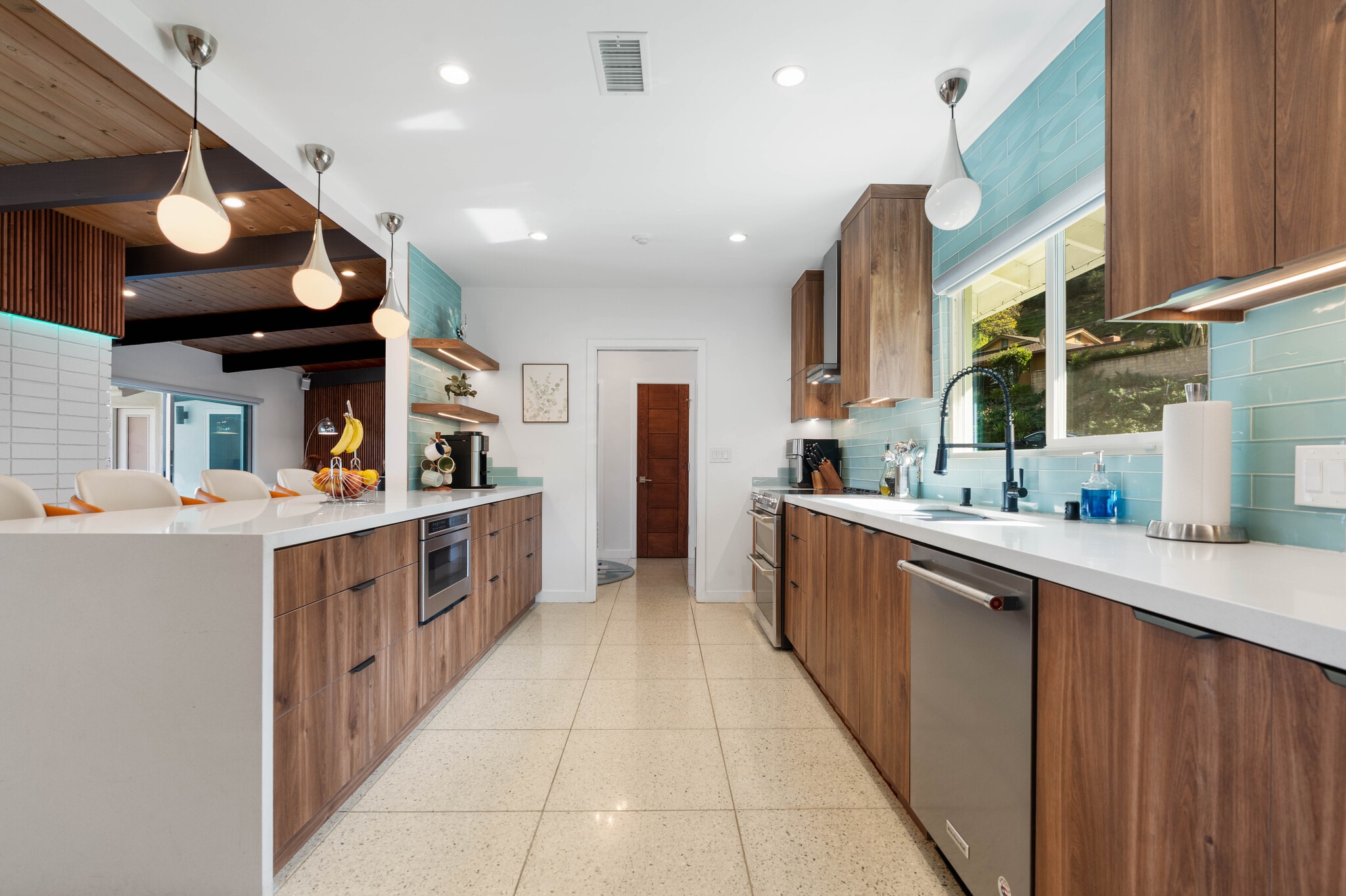 Building Photo - 10405 Ditson St