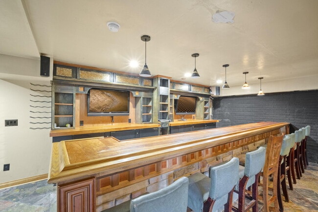 Building Photo - N54W16164 Westwind Dr