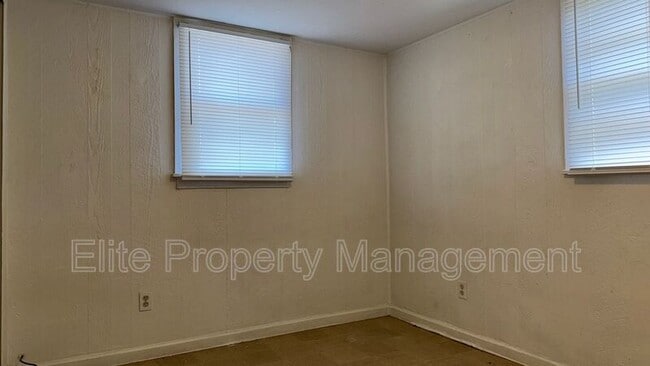 Building Photo - 1506 1/2 Spruce St