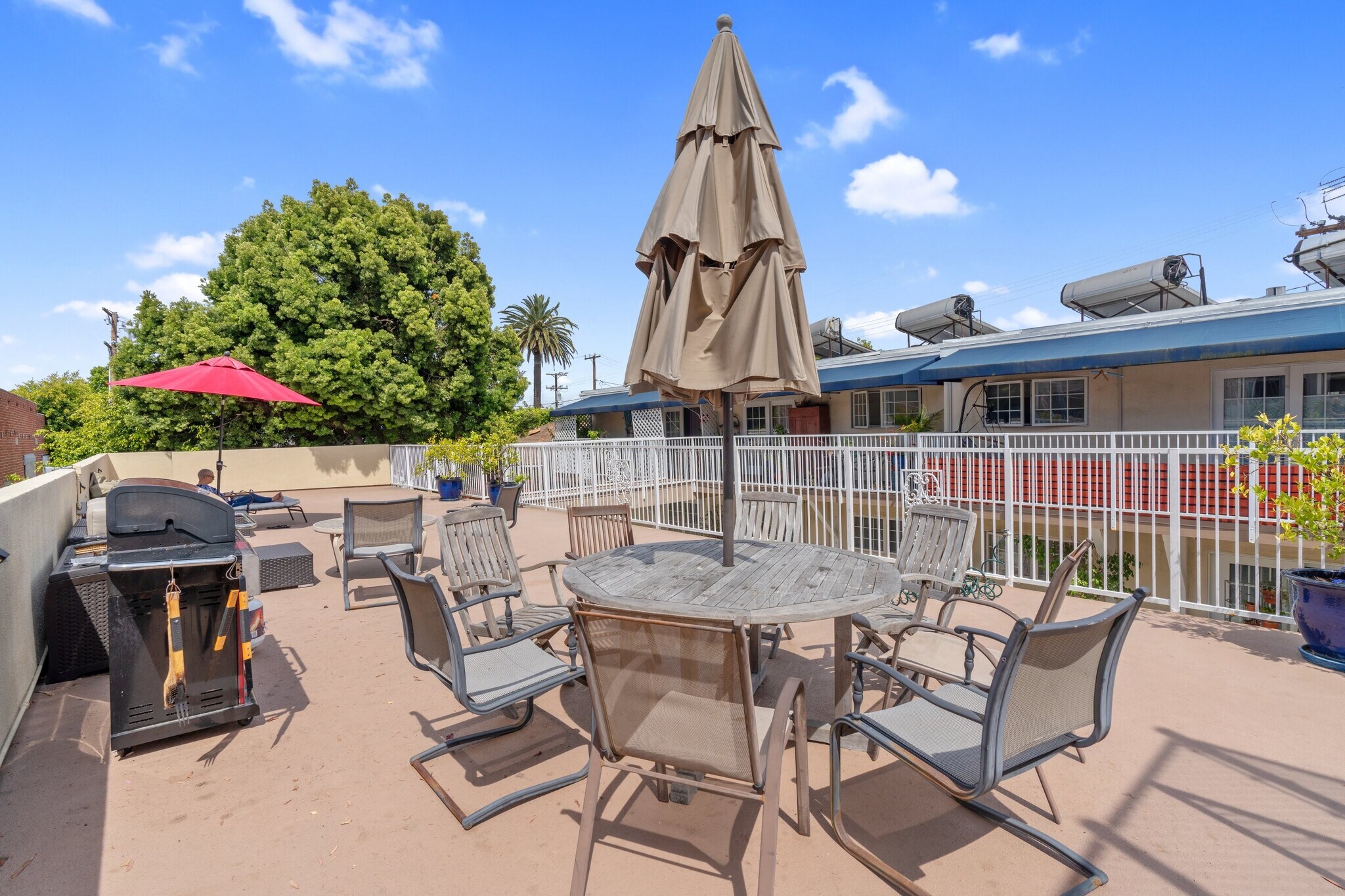 Building Photo - 639 Bay St