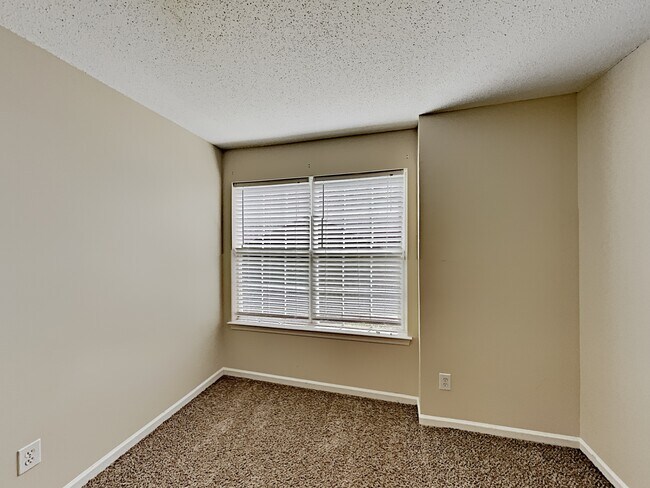 Building Photo - 4319 Caroline Court