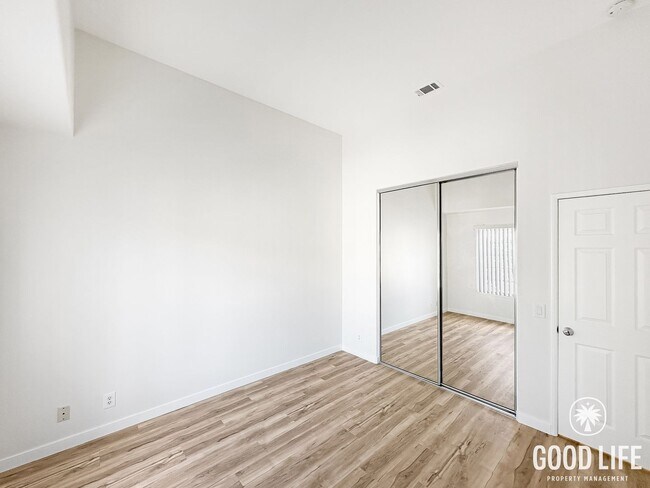 Building Photo - Fully Renovated 2BD/2.5BA in Aliso Viejo | Fireplace, Private Patio, Pool/Spa & Attached Garage