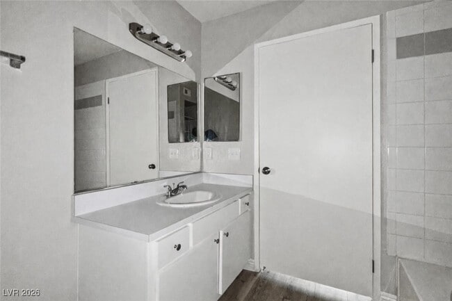 Building Photo - 7885 W Flamingo Rd