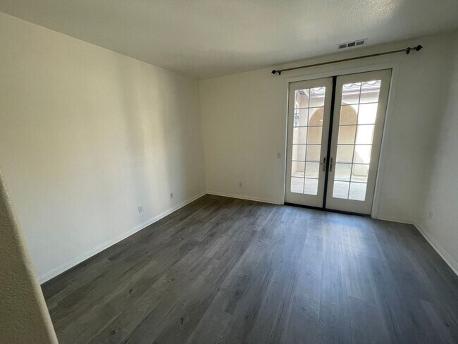 Building Photo - Spacious 4-Bedroom Home in Desirable Woodcrest, Riverside!