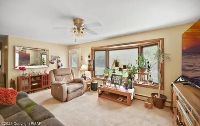 Building Photo - 400 Hemlock Dr