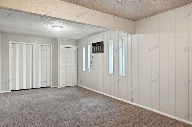 Building Photo - 425 Highcrest Dr