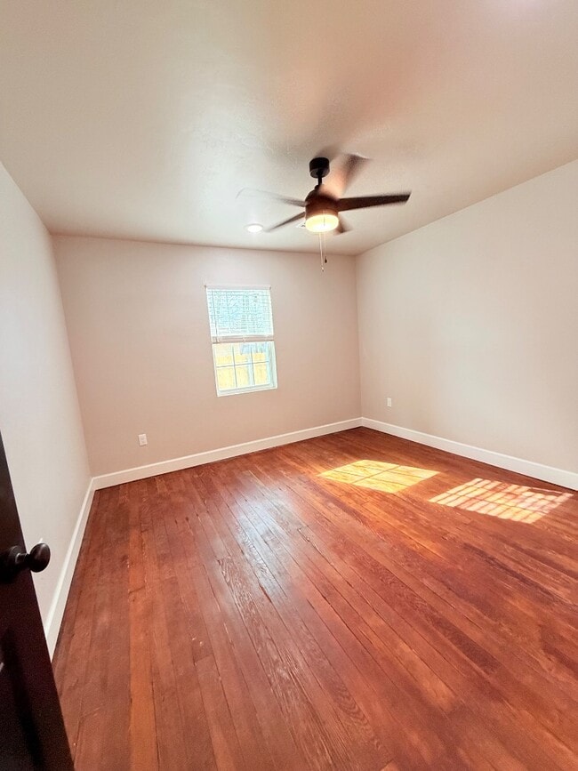 Building Photo - 5909 NW 40th St