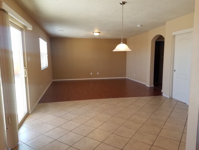 Building Photo - Stunning 5 Bedroom 2 Story Home. Coming soon!