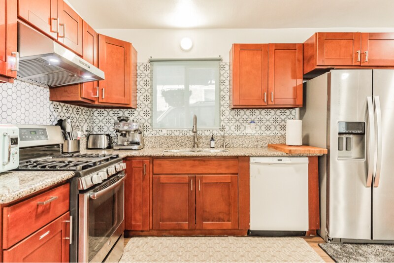 Building Photo - 1519 W 37th Pl