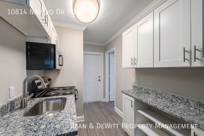 Building Photo - 10814 Navajo Dr