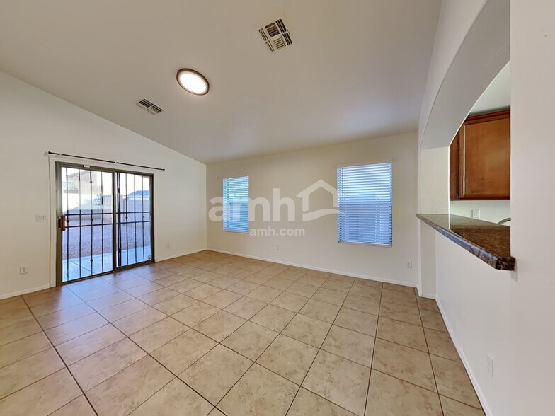 Building Photo - 11232 W Pierson St