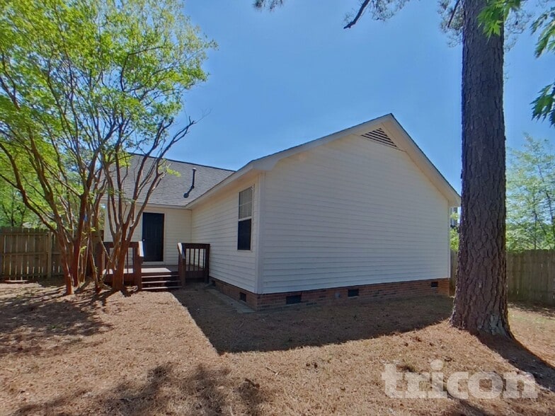 Building Photo - 108 Quinton Ln