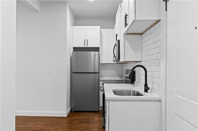 Building Photo - 360 Ponce De Leon Ave NE