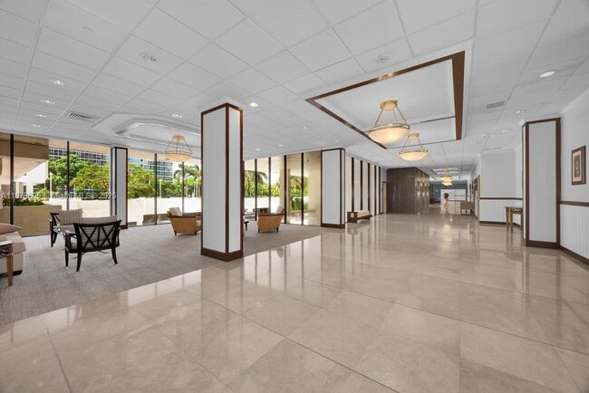 Building Photo - 1915 Brickell Ave