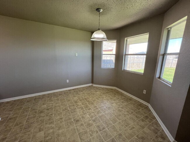 Building Photo - 4115 Mustang Dr