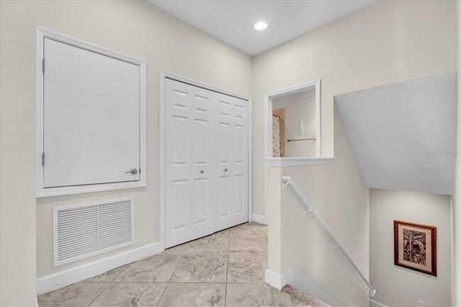 Building Photo - 8106 Moonstone Dr