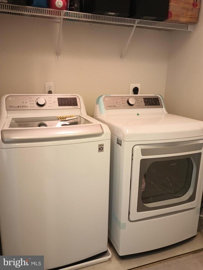 Building Photo - 42133 Fremont Preserve Square