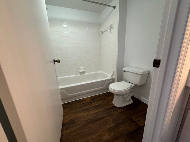 Building Photo - 2 Bed, 2 Bath Condo | 3rd Floor Unit in Be...