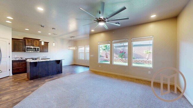 Building Photo - Beautiful home in Little Valley