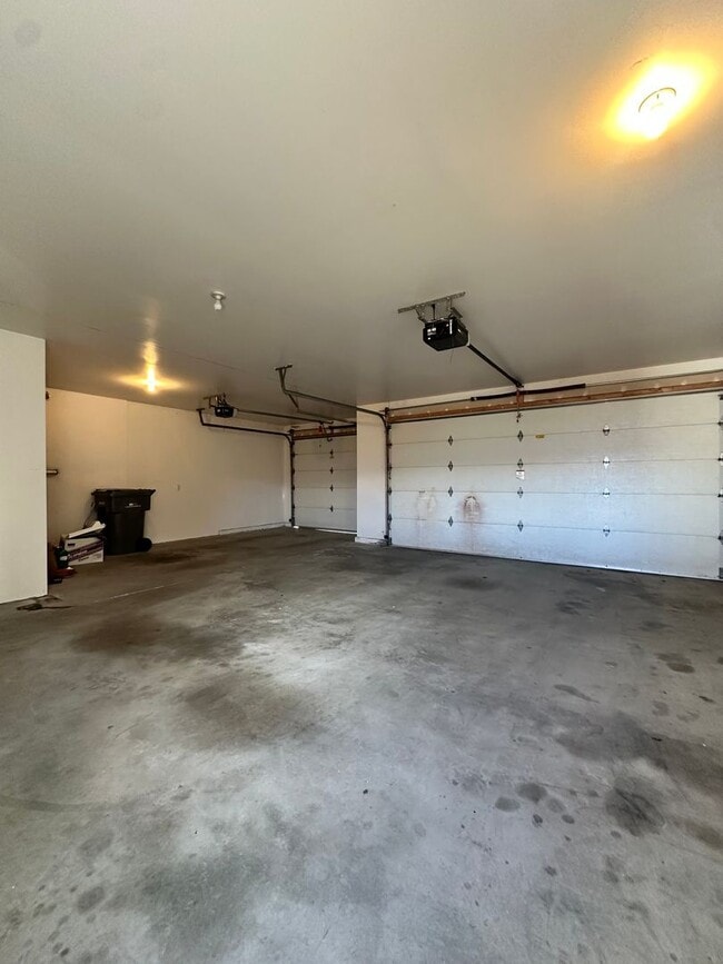 Building Photo - Stunning 4 Bedroom Briarwood Home with City View - MOVE IN SPECIAL $200 OFF
