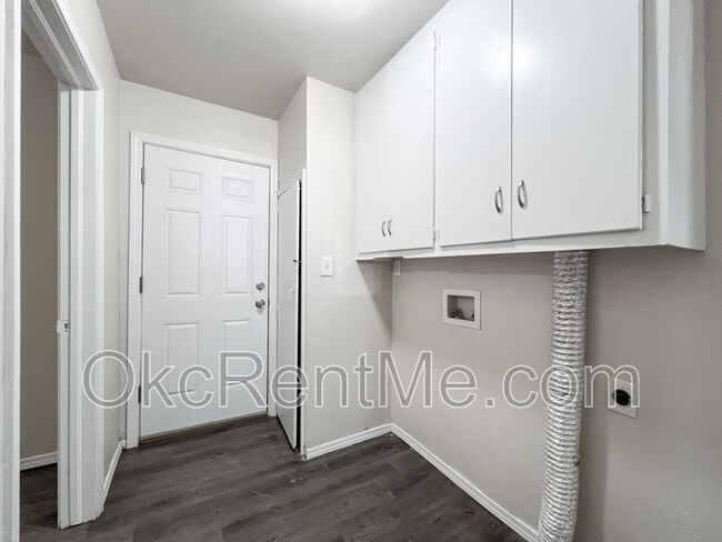 Building Photo - 2400 SW 63rd St