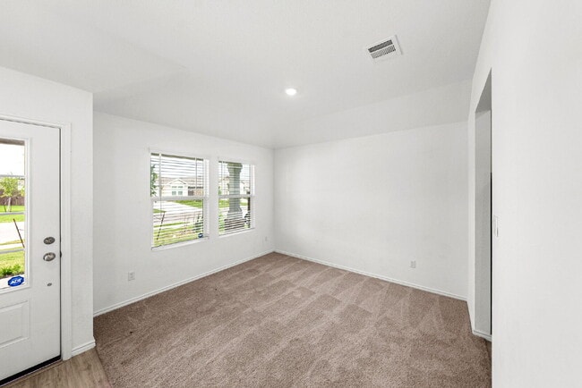 Building Photo - Ready NOW! Greenbelt Wooded Views