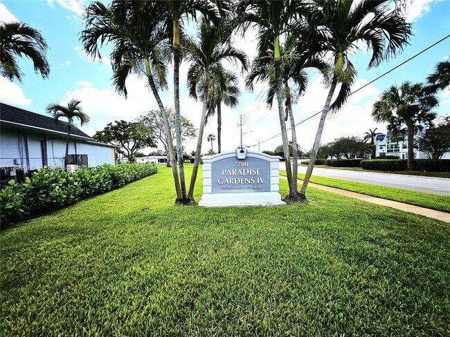 Building Photo - 1040 NW 73rd Terrace